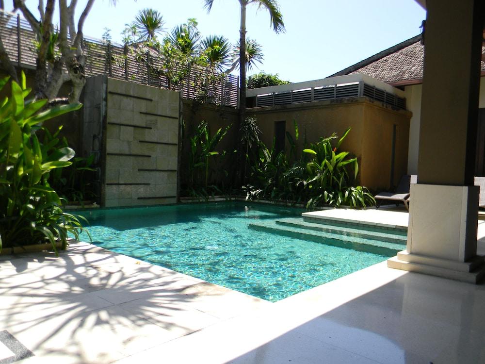 Ahimsa Beach Jimbaran  Exterior photo