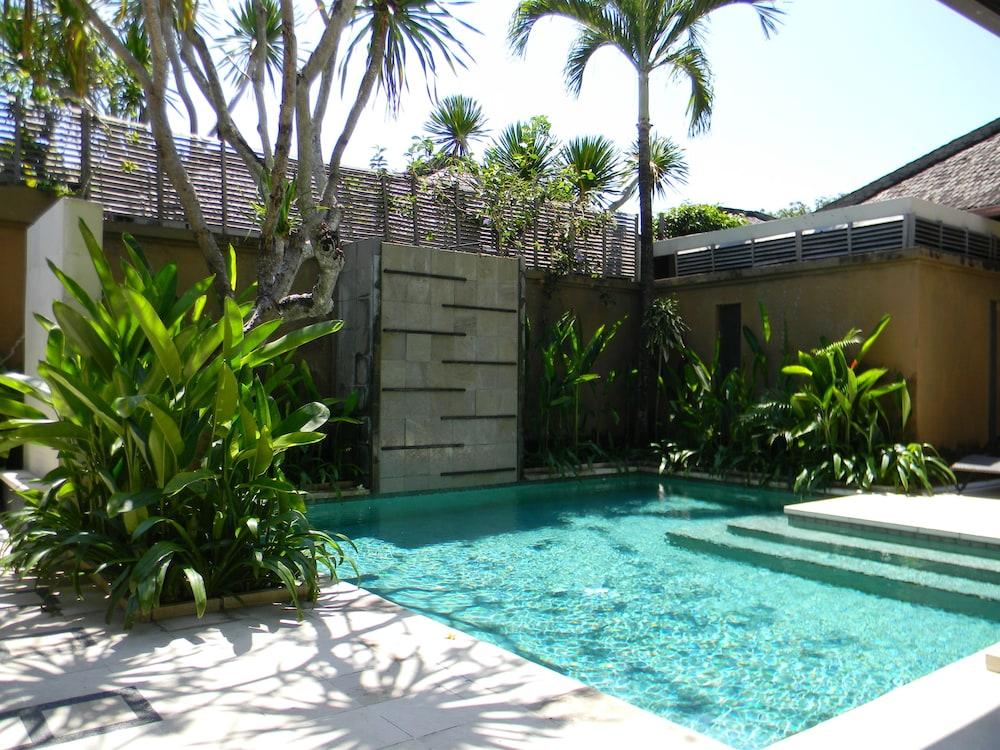 Ahimsa Beach Jimbaran  Exterior photo