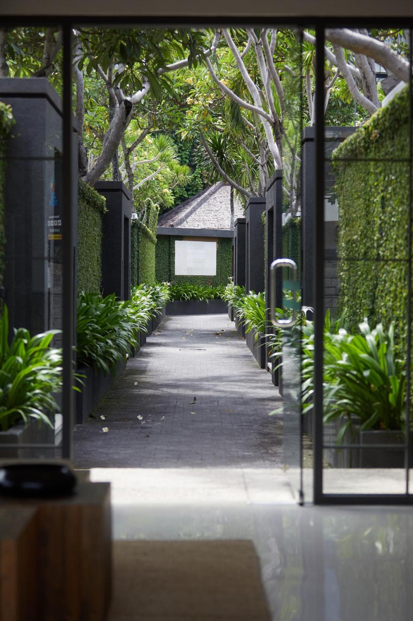 Ahimsa Beach Jimbaran  Exterior photo